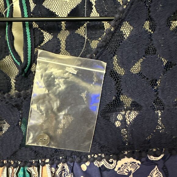 Akemi + Kin Anthropologie XS Navy Lace Floral Tunic Bohemian Eye‎ Catcher NWOT - Picture 5 of 10